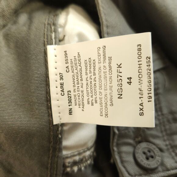 NWT Wrangler Men's 44 Gray Cargo Relaxed Fit Knee Length Tech Pocket Shorts - Picture 7 of 16